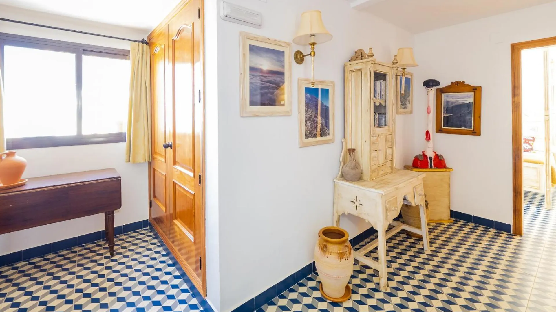 Cubo'S Hostal La Plaza Room 203 With Breakfast トロクス スペイン